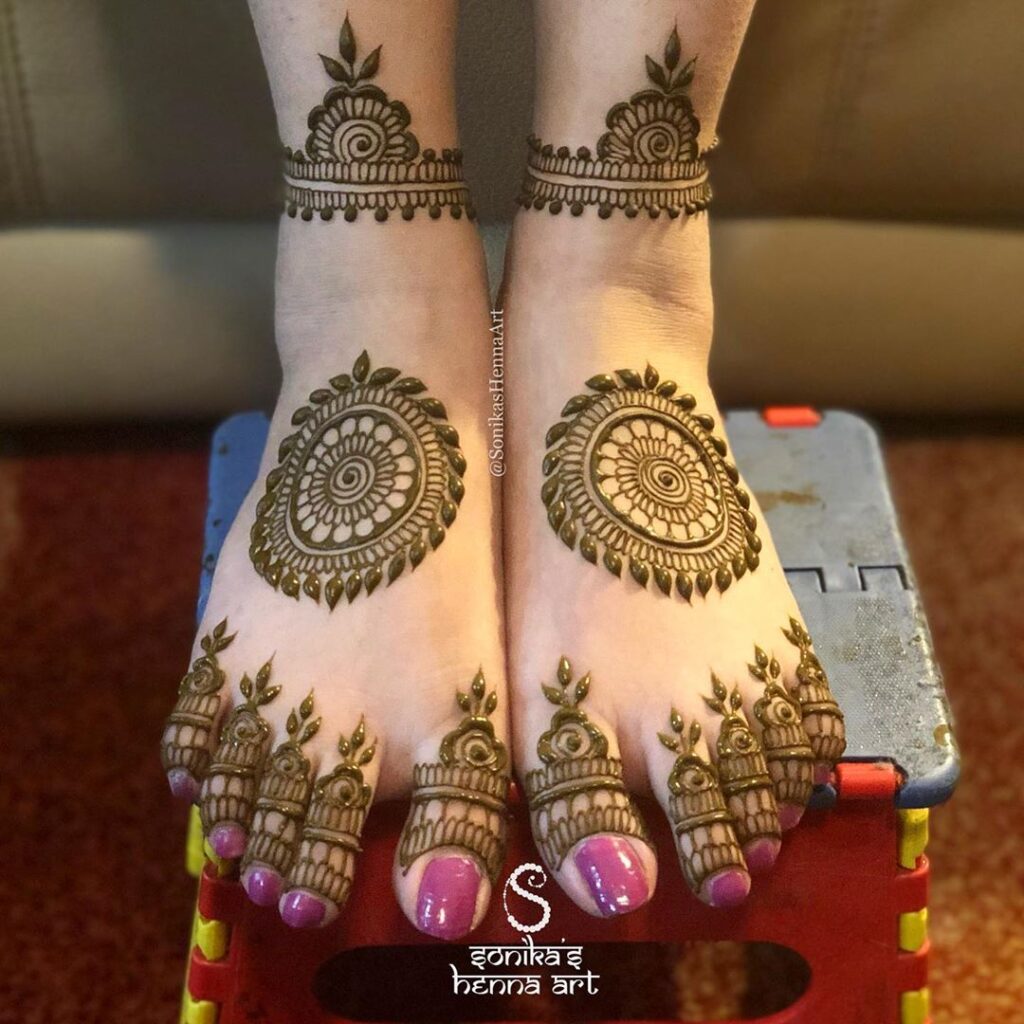 Simple Foot Mehndi Design