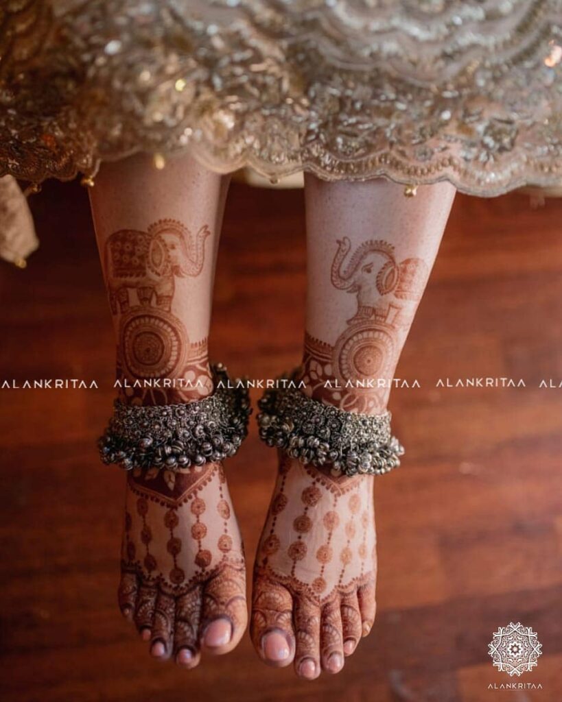 Simple Foot Mehndi Design