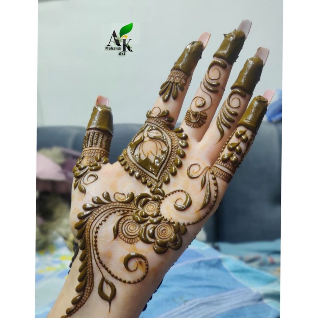 Beautiful #mehndidesign done using coins and earbud..check the video  tutorial on my #youtubechannel #hennaart ..link mentioned in… | Instagram