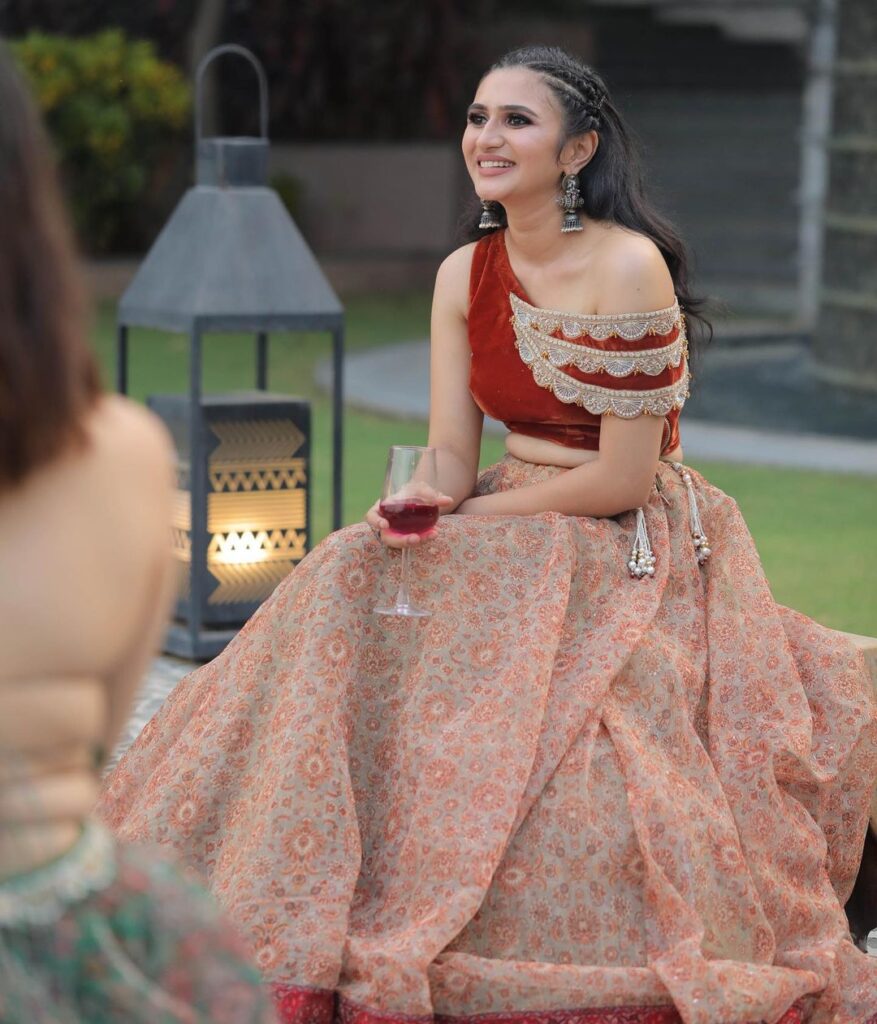 Latest Trends in Party Wear Dresses for Girls, Read Blog