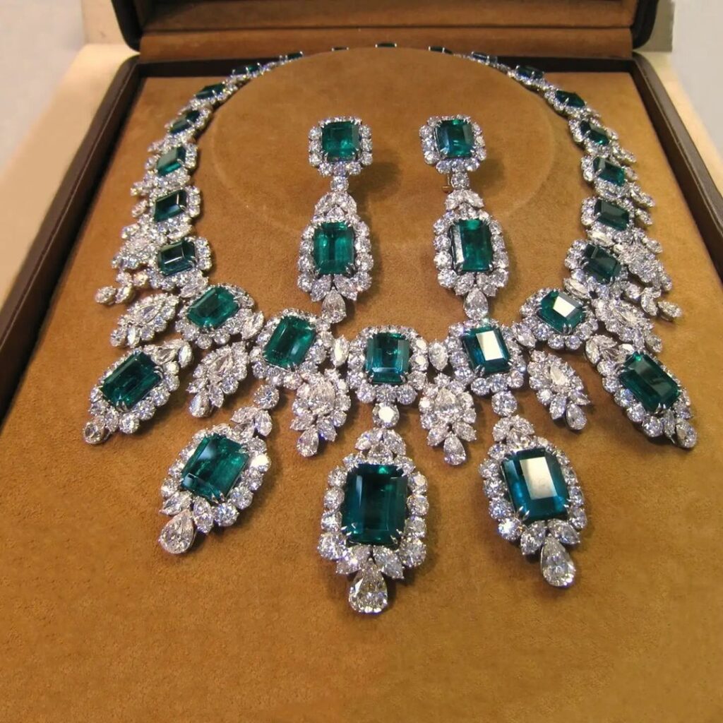 Emerald Diamond Necklace 