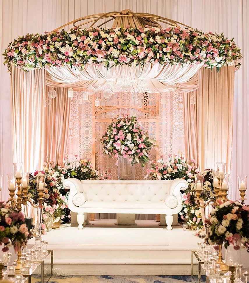 Low-Budget Wedding Stage Decoration