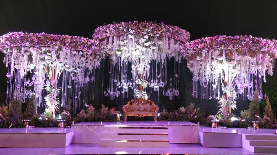 Low-Budget Wedding Stage Decoration