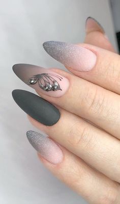 cute sparkly acrylic nails