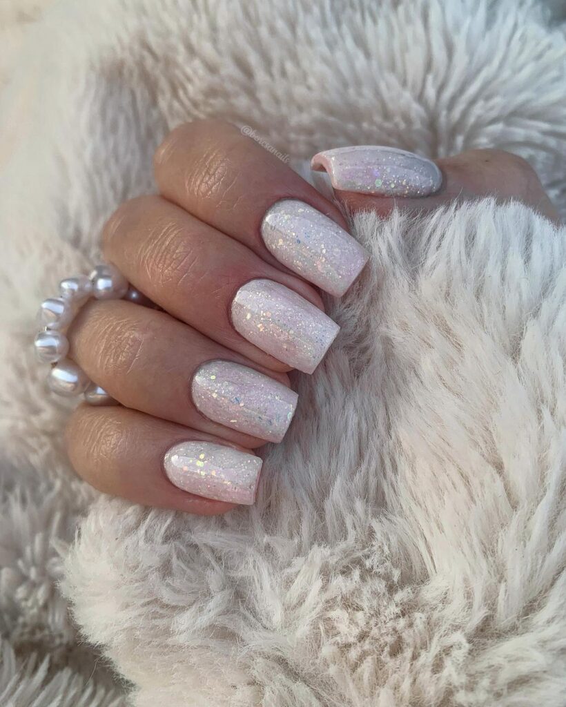 Whilte Glitter Nails