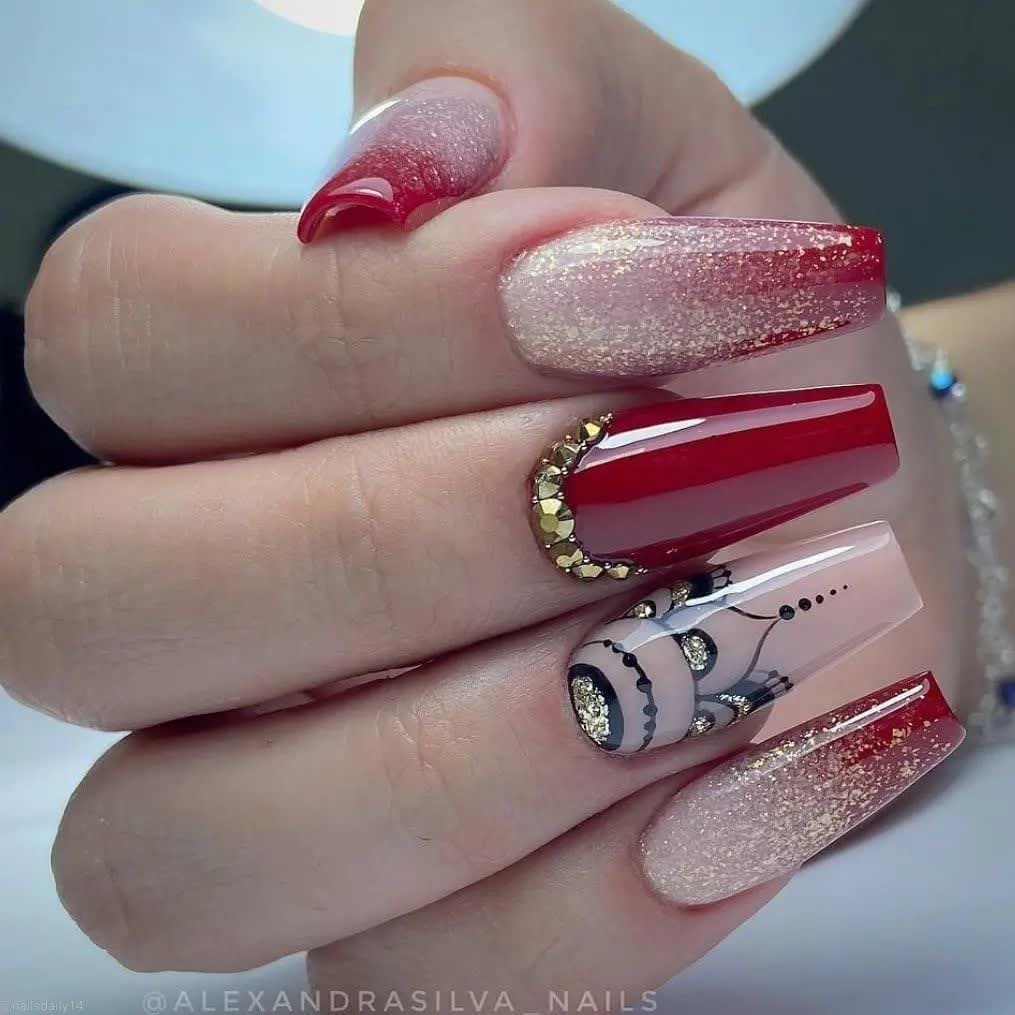 Glitter Christmas Nail Ideas