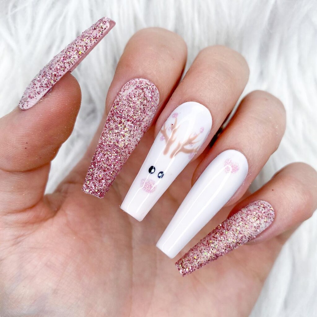 Glitter Christmas Nail Ideas