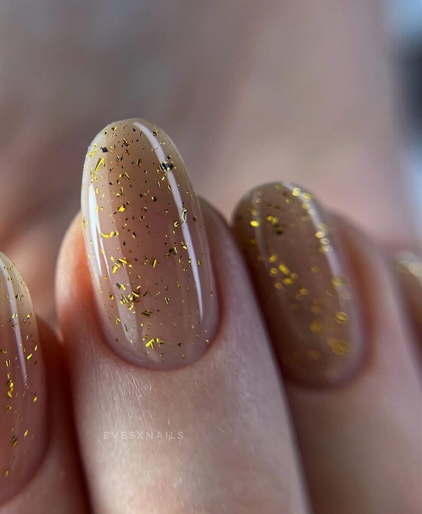 20 Stylish Gold Nail Design Ideas for 2023 - The Trend Spotter