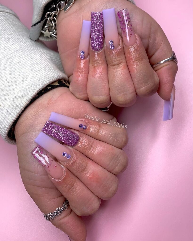 cute sparkly acrylic nails