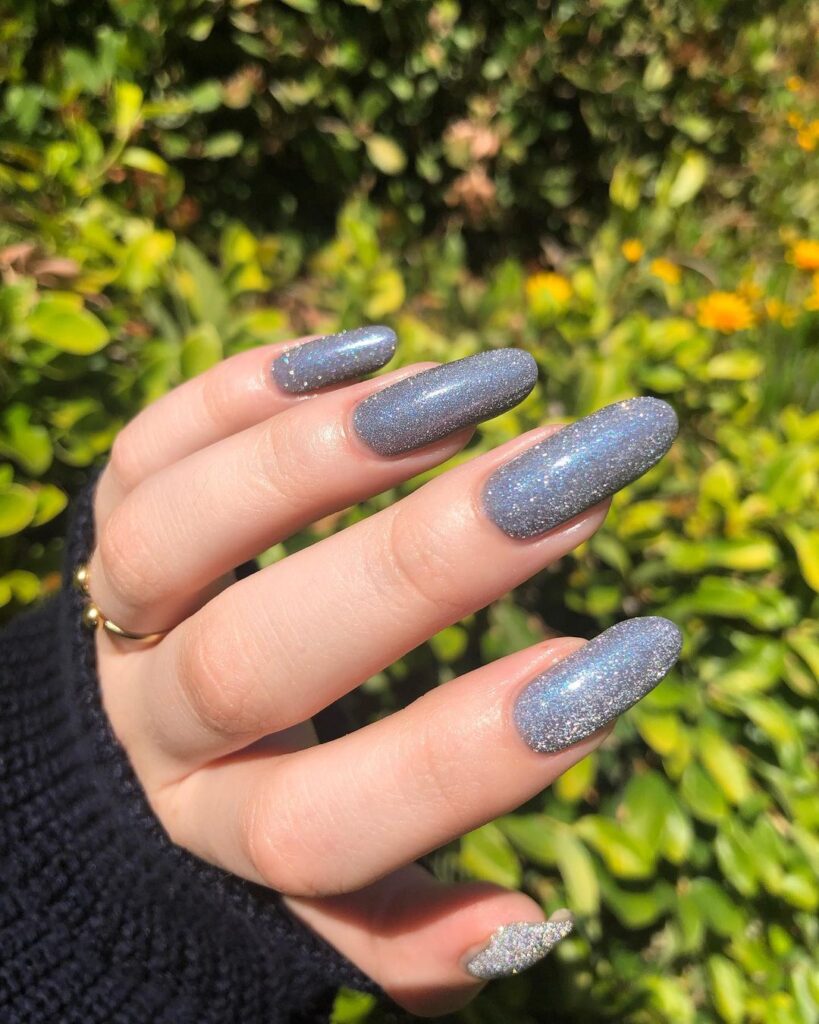 Gray Glitter Nails