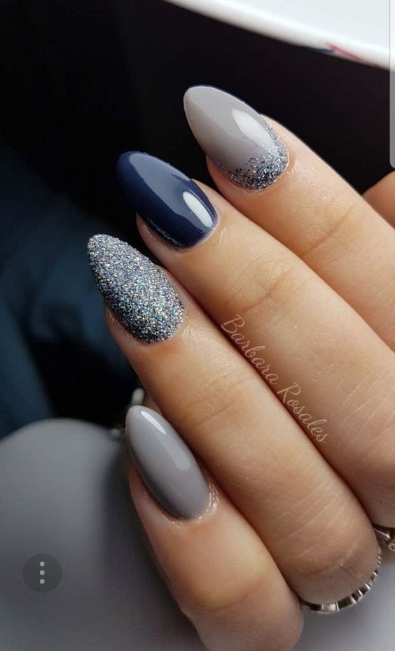 Short Glitter Nails