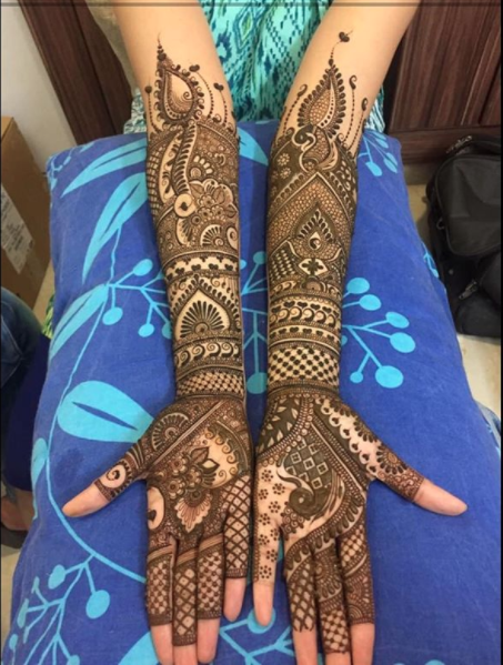 Bridal Mehndi Design For Legs