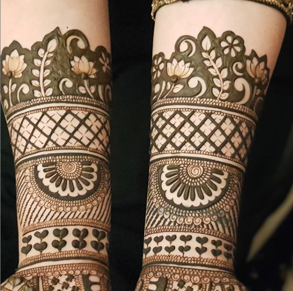 Unique Bridal Mehndi Design