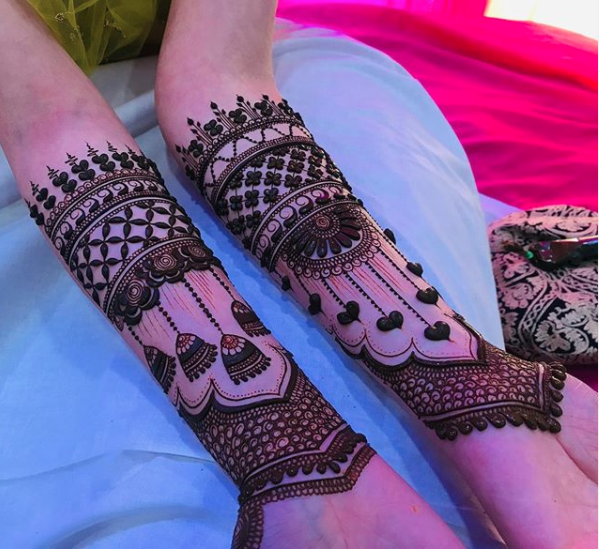 Unique Bridal Mehndi Design