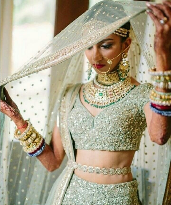 Bridal Poses With Dupatta