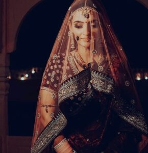 51 Bridal Poses With Dupatta (Veil Shots) For This Wedding Season - Wedbook