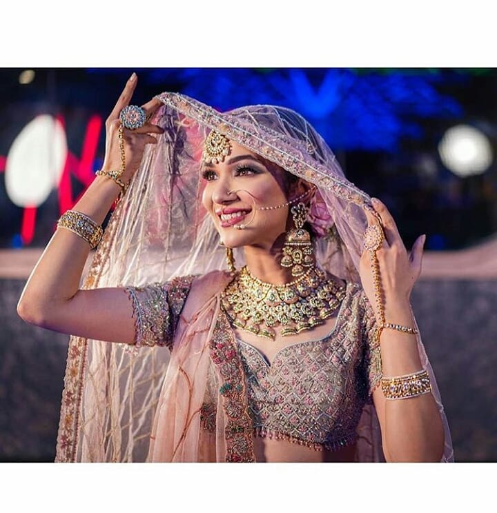 Bridal Poses With Dupatta