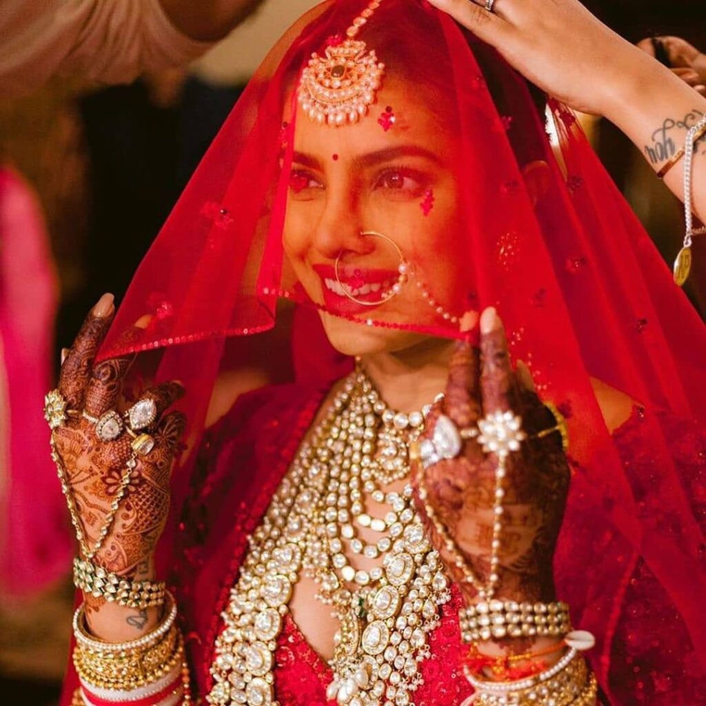 Bridal Poses With 
Dupatta