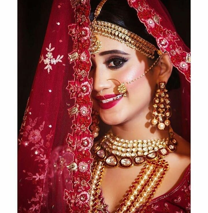 Bridal Poses With Dupatta