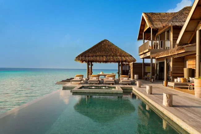 Vakkaru Maldives Honeymoon Suites With Jacuzzi