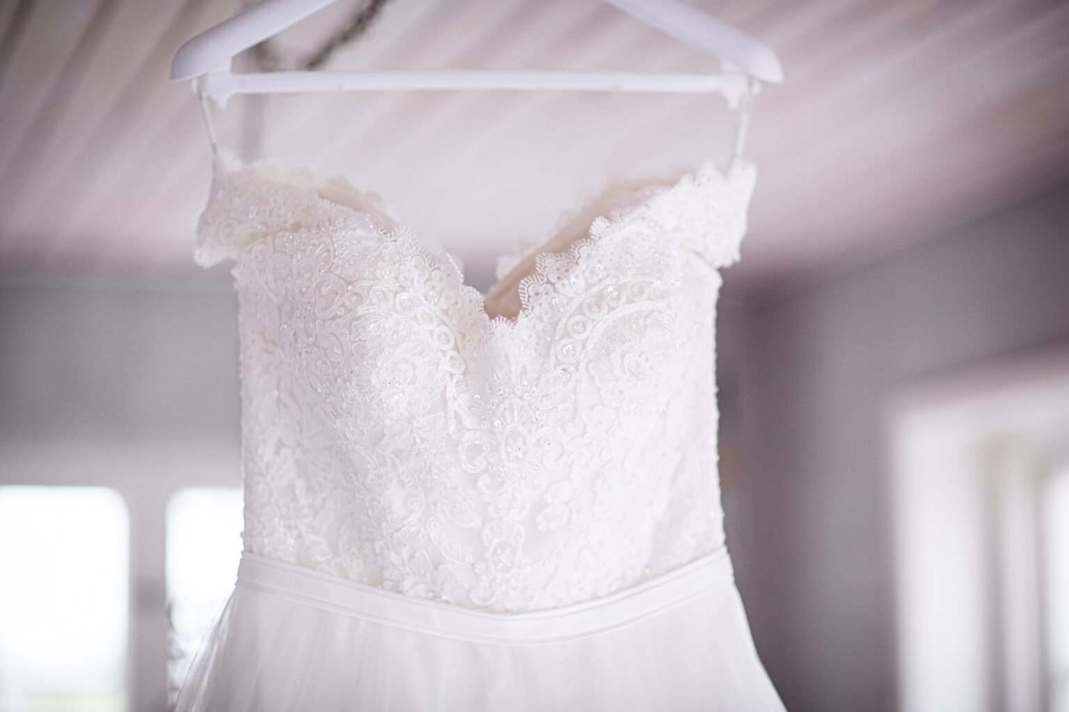 When To Buy Wedding Dress If Losing Weight? - Wedbook