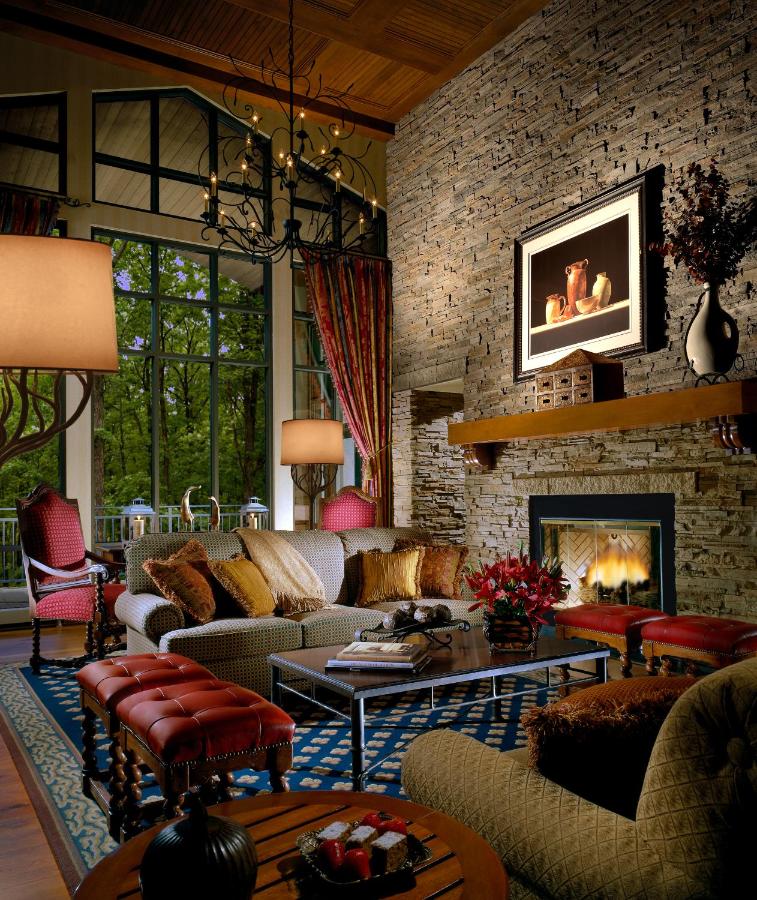 The Lodge At Woodlock Poconos Romantic Resort