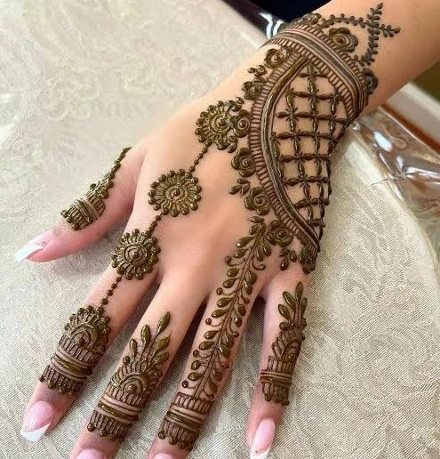 Easy Karwa Chauth Mehndi