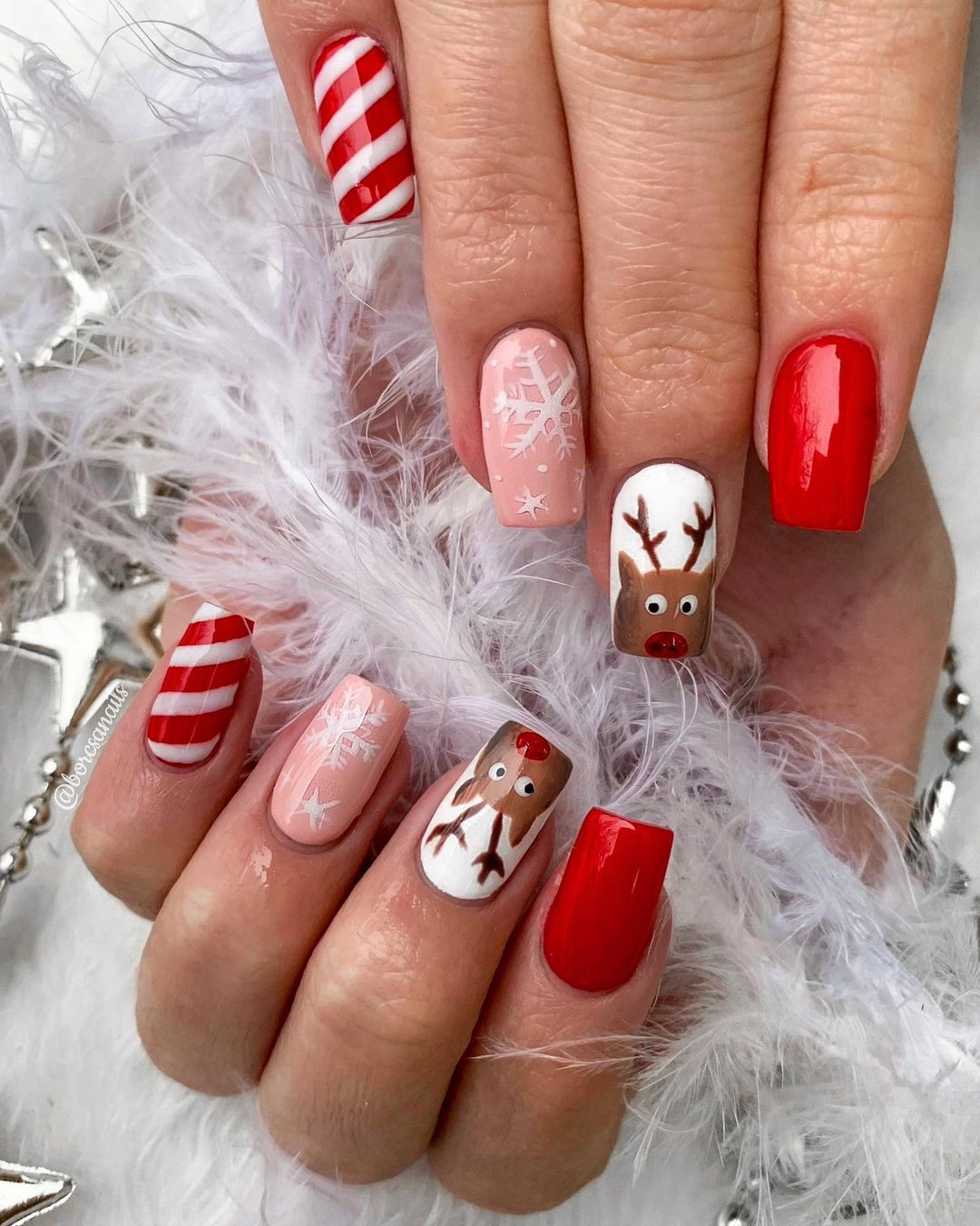 65 Holiday Nails Designs To Turn On The Festive Feeling Wedbook