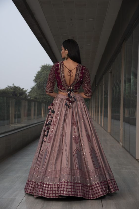 Lehenga Back Blouse Designs To Try This Wedding Season