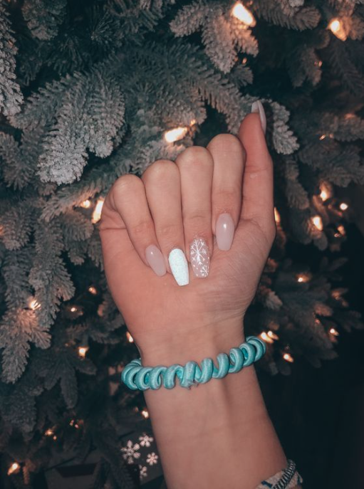 Holiday Acrylic Nails