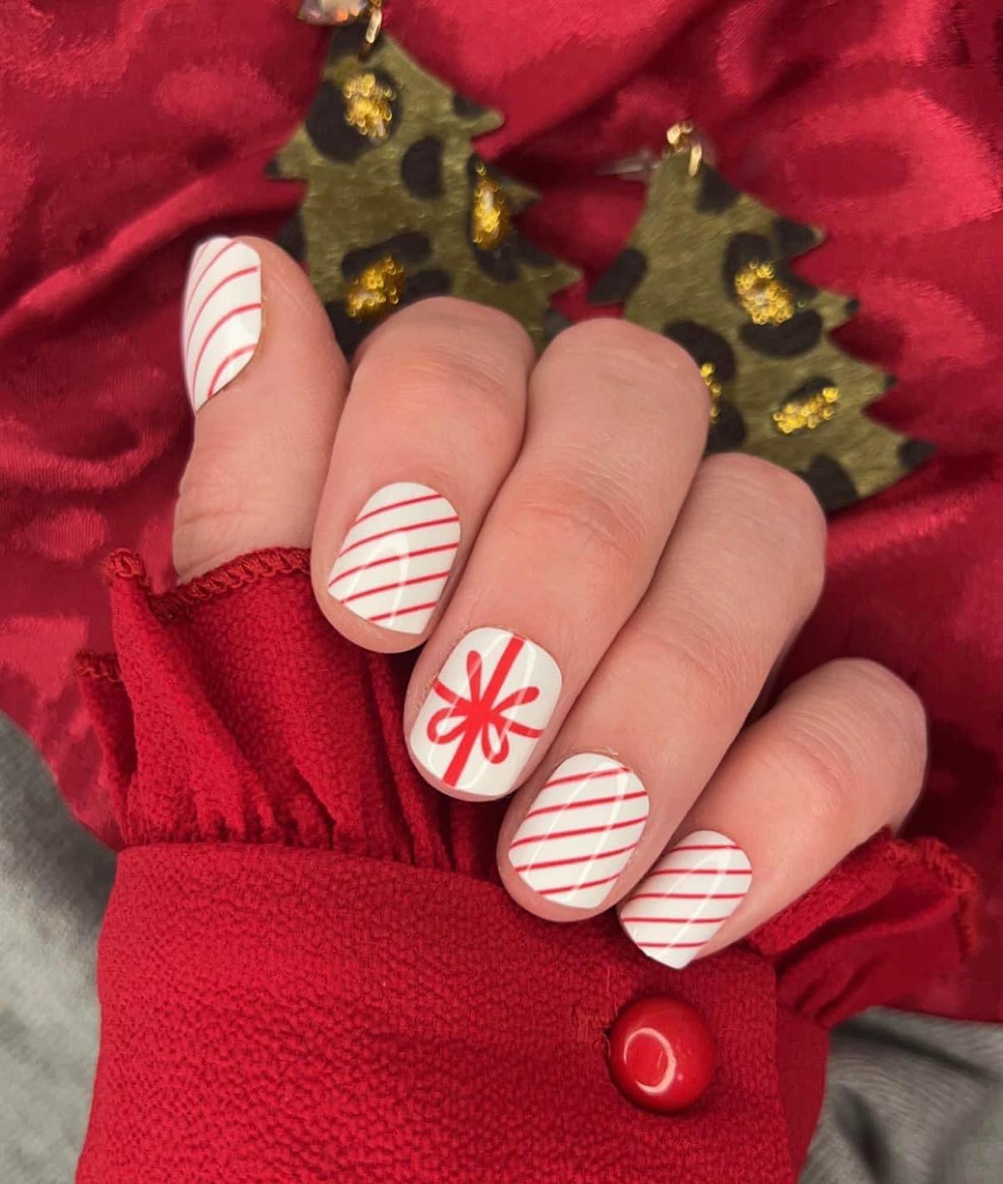 75 Christmas Nails Designs & Nail Art For 2022 Wedbook