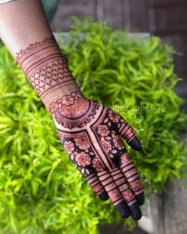 55 Half Hand Mehndi Design Ideas For The Wedding Season - Wedbook