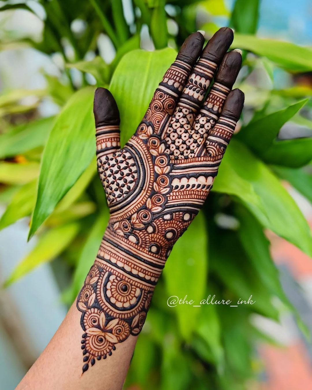 125 Front Hand Mehndi Design Ideas To Fall In Love With! - Wedbook