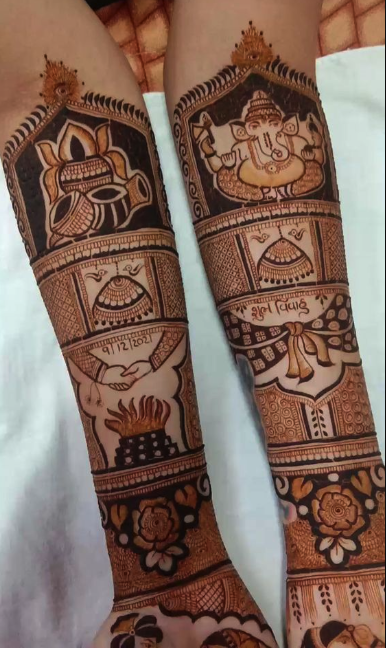 Bridal Mehndi Design For Legs