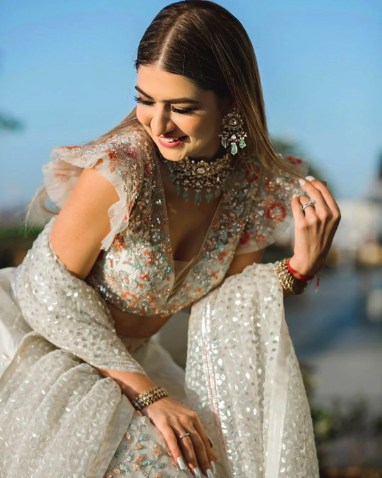 Bride Donned A Similar Look Like Kiara Advani In A Blush-Pink Lehenga With  Emerald-Adorned Jewellery