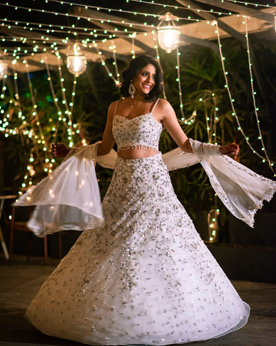 White hot sale bridal lengha