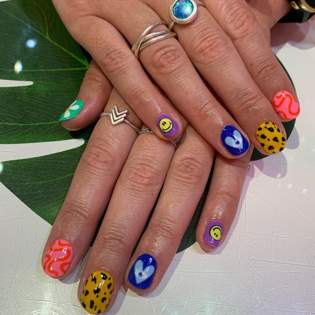 Trippy Smiley Face Nails