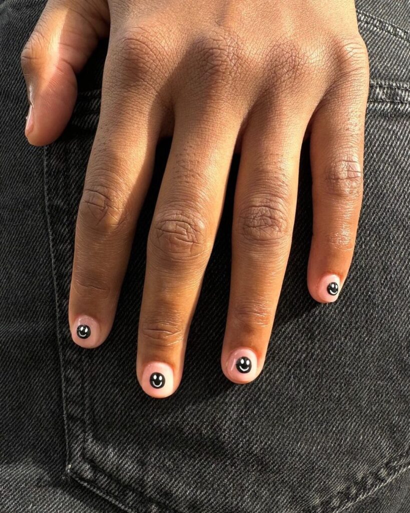 Trippy Smiley Face Nails