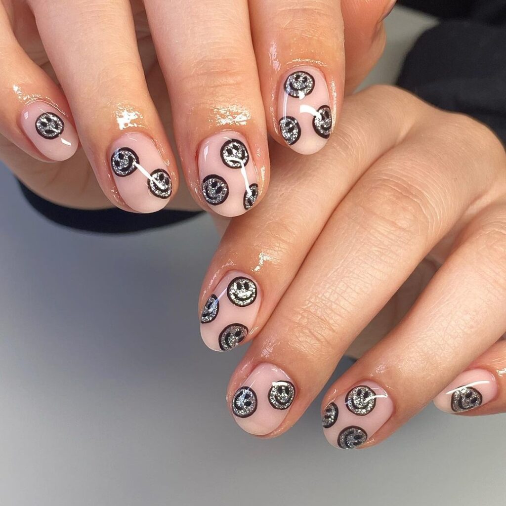 Trippy Smiley Face Nails