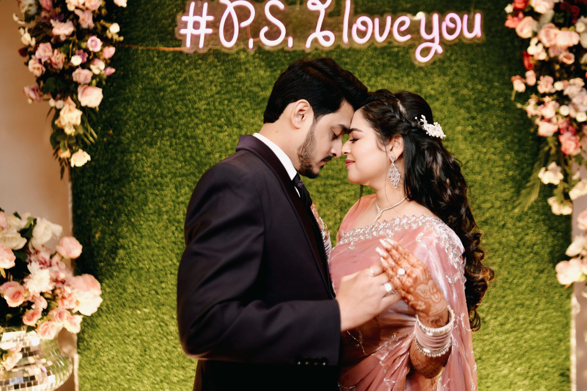 A Romantic Lucknow Wedding Infused With A Modern Touch - Wedbook