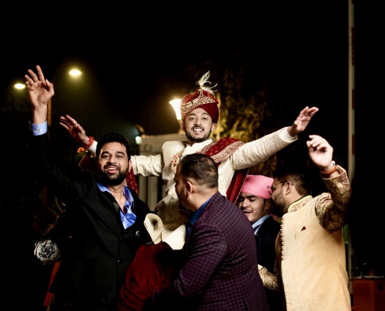 A Romantic Lucknow Wedding Infused With A Modern Touch - Wedbook