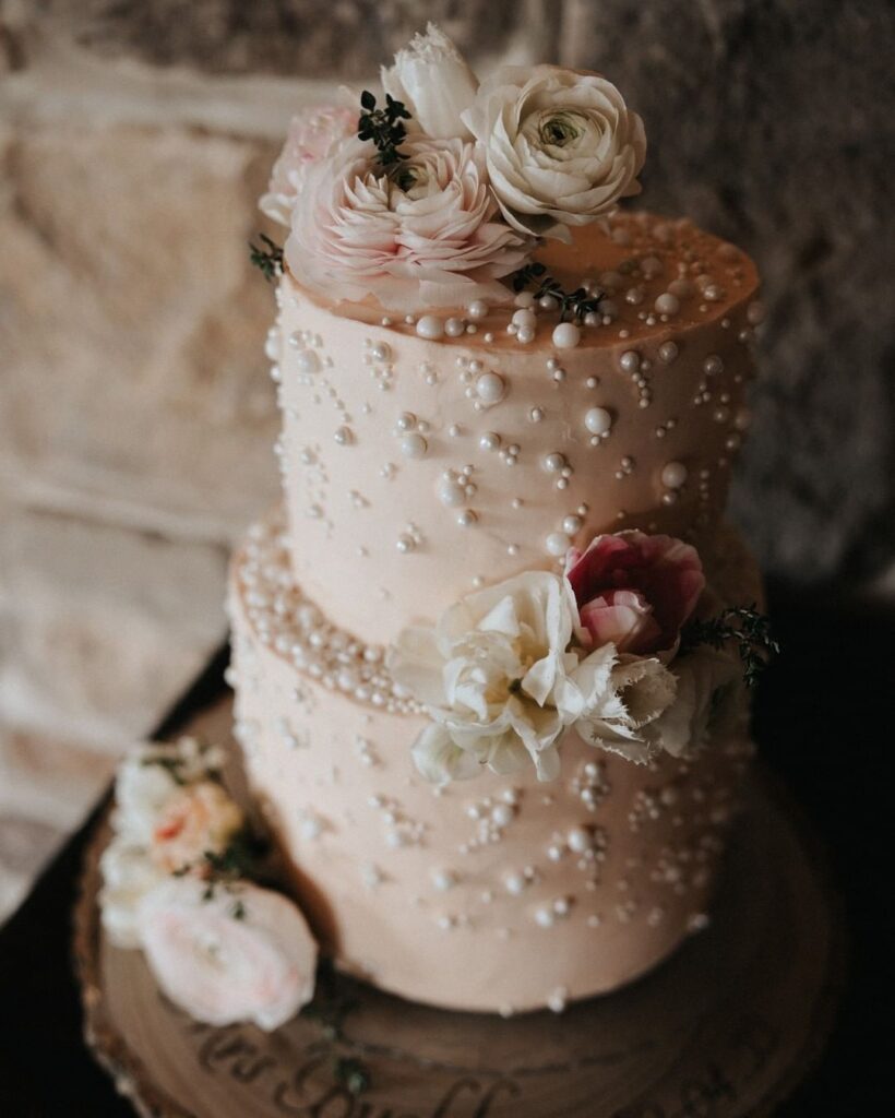 Wedding Cake With Pearls