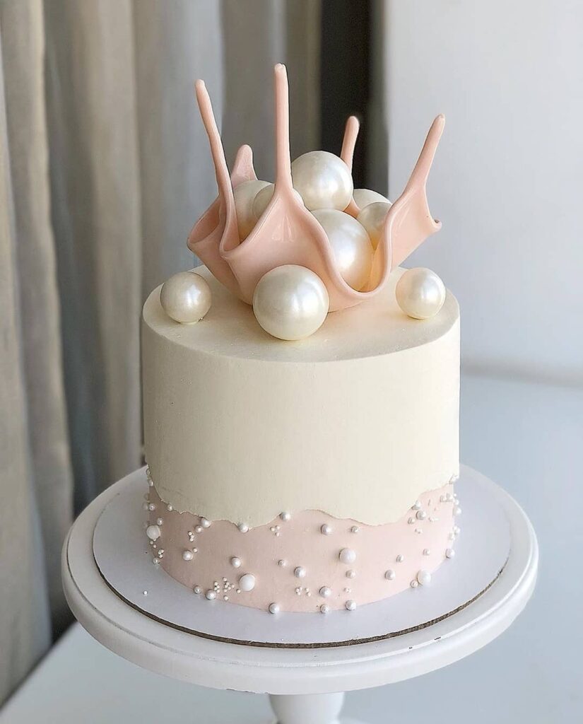 Wedding Cake With Pearls