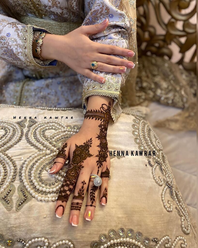 Small Mehndi Designs Easy