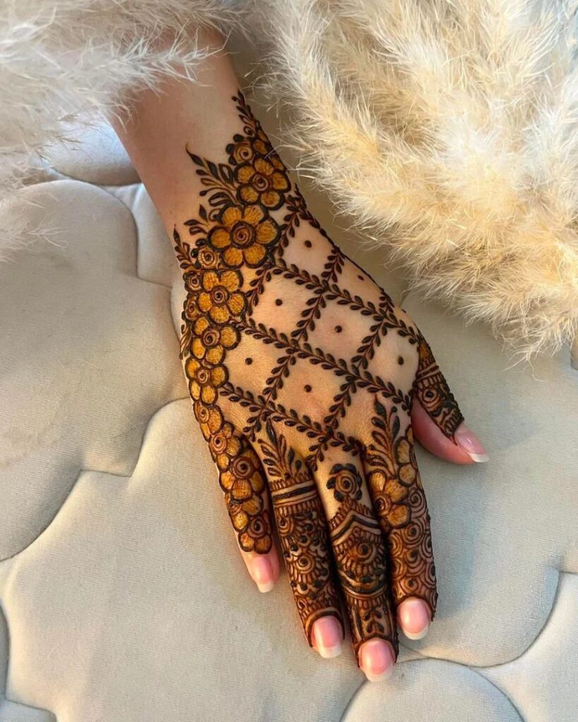 Mehndi Design For Small Hands