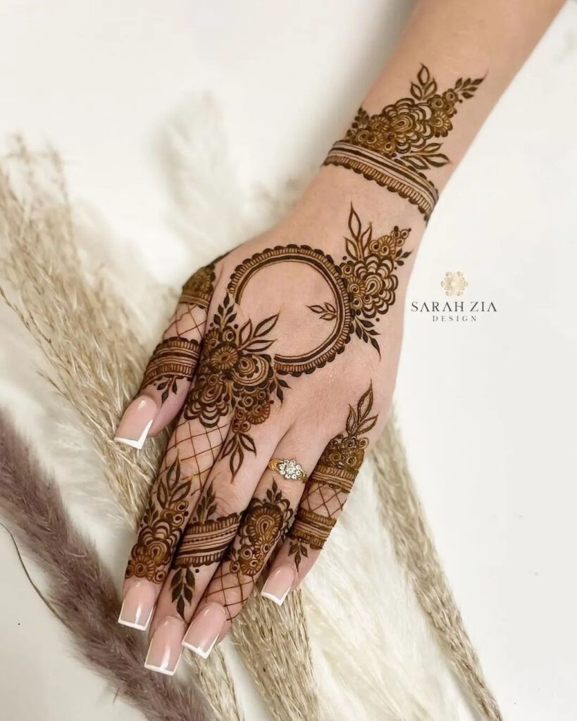 Small Mehndi Design For Back Hand