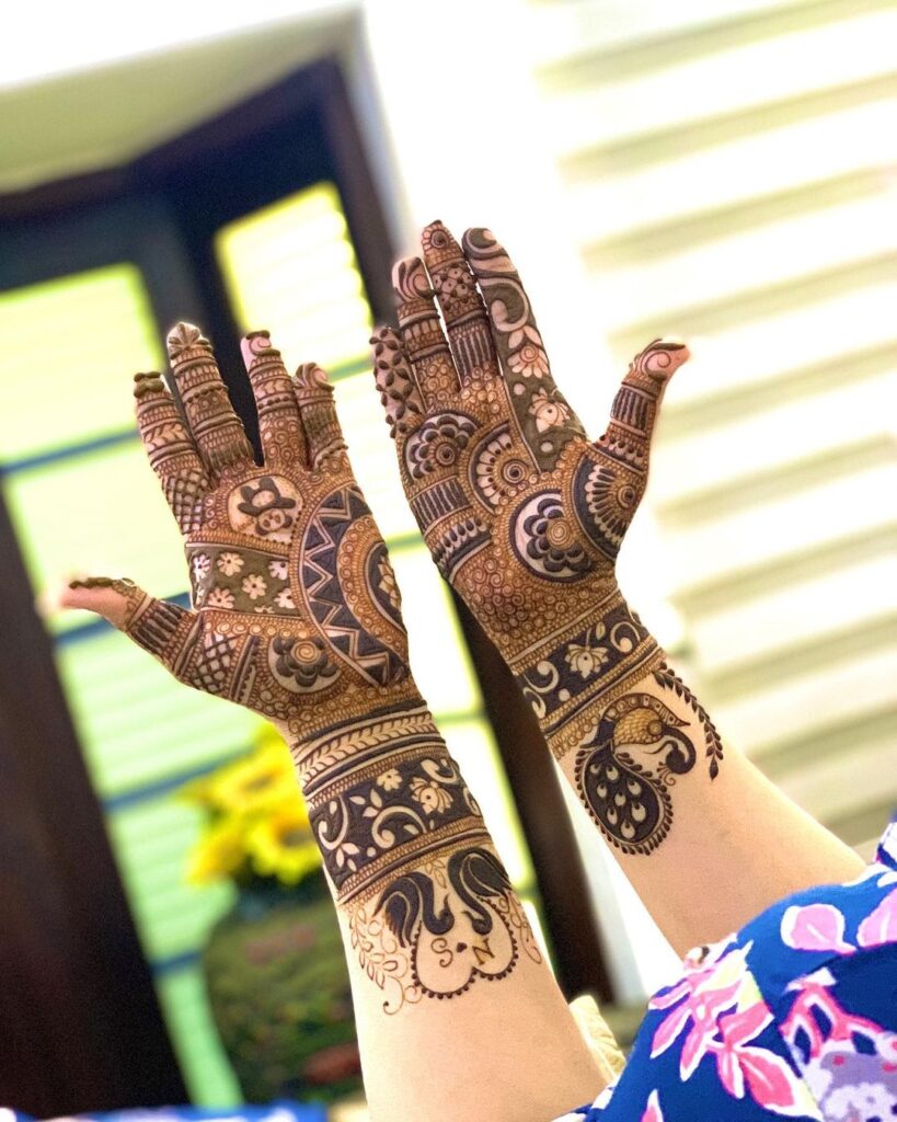 Cute Small Mehndi Designs