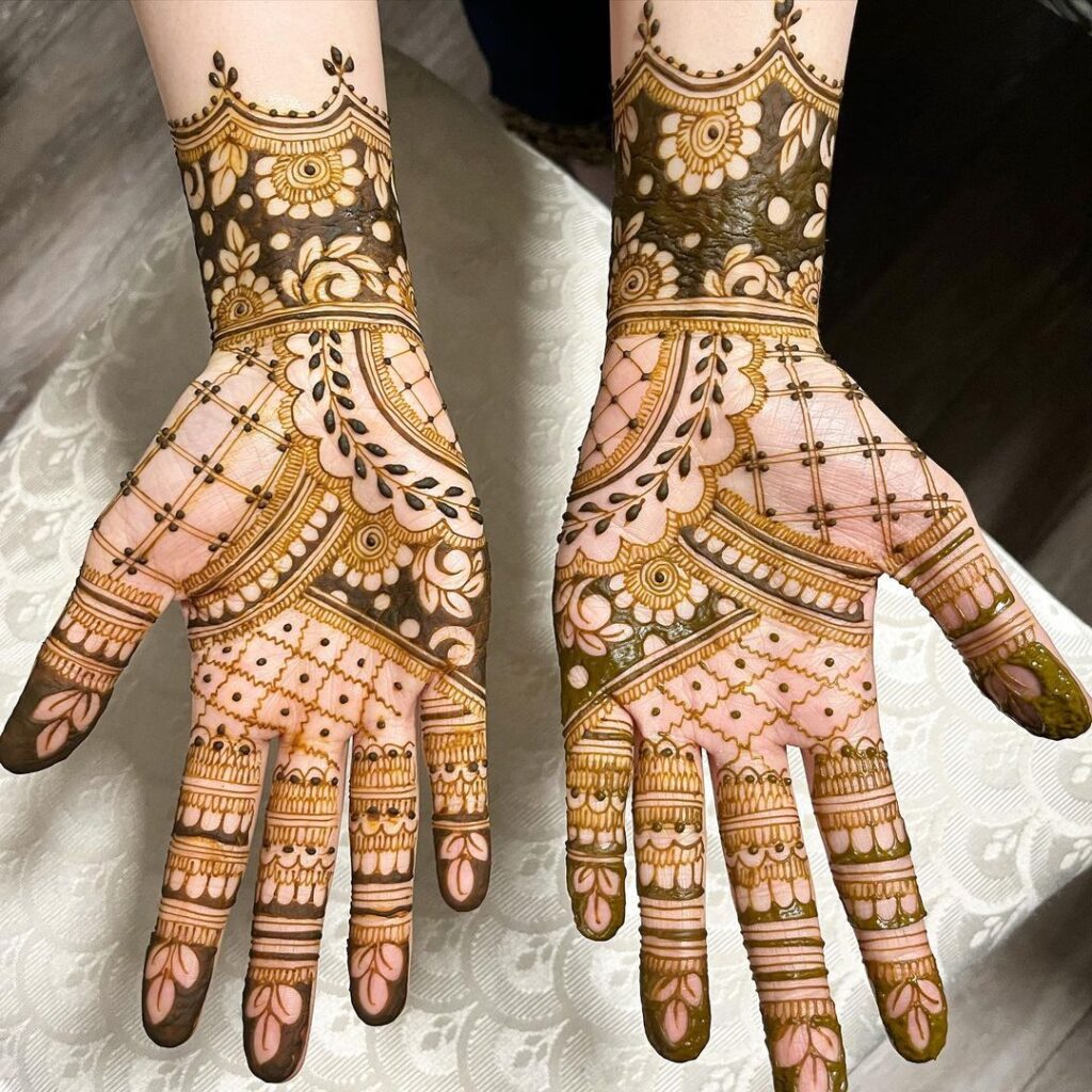 Cute Small Mehndi Designs