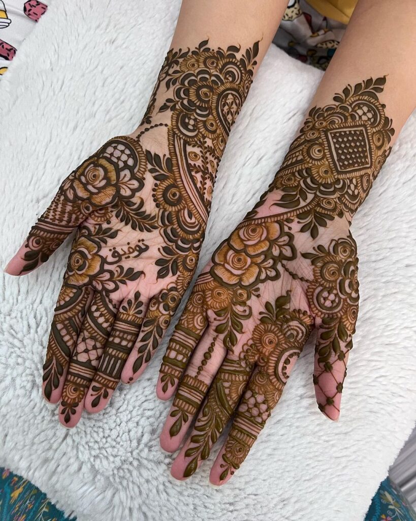  Small Mehndi Design For Beginners