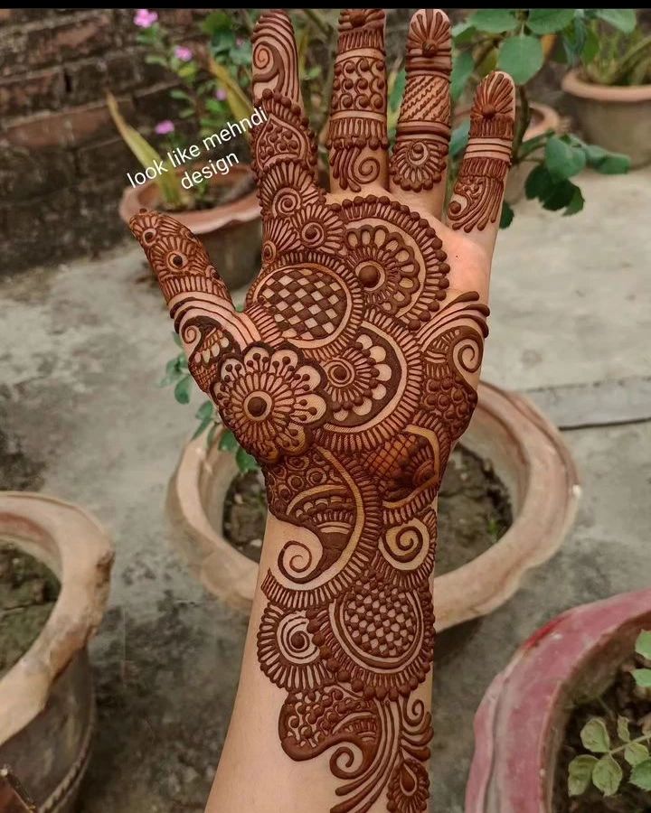 Small Mehndi Design For Beginners